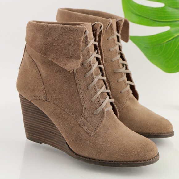 Lucky Brand Womens Yuzu Boot Size 9 Tan Suede Lace Up Bootie Wedge Heel Medieval - Picture 1 of 12